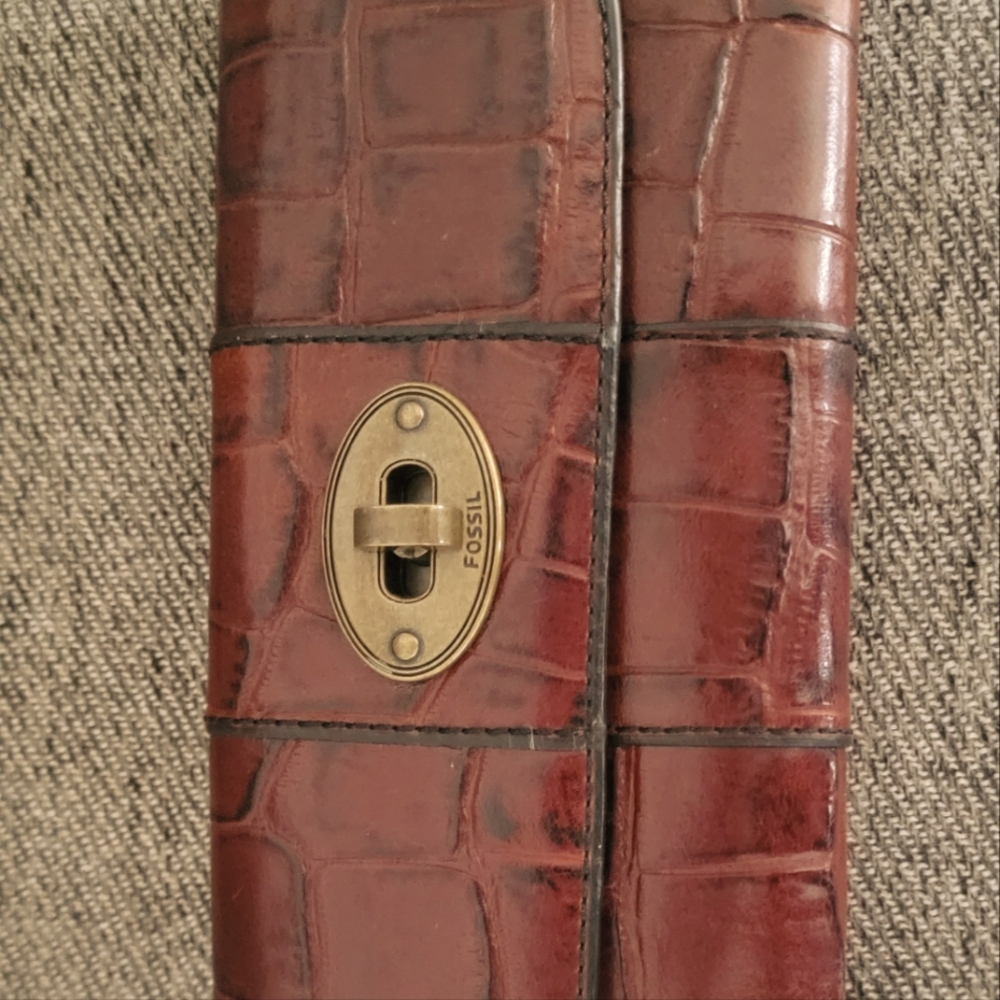Fossil Turn Lock Wallet